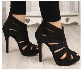 black round toe heeled boots